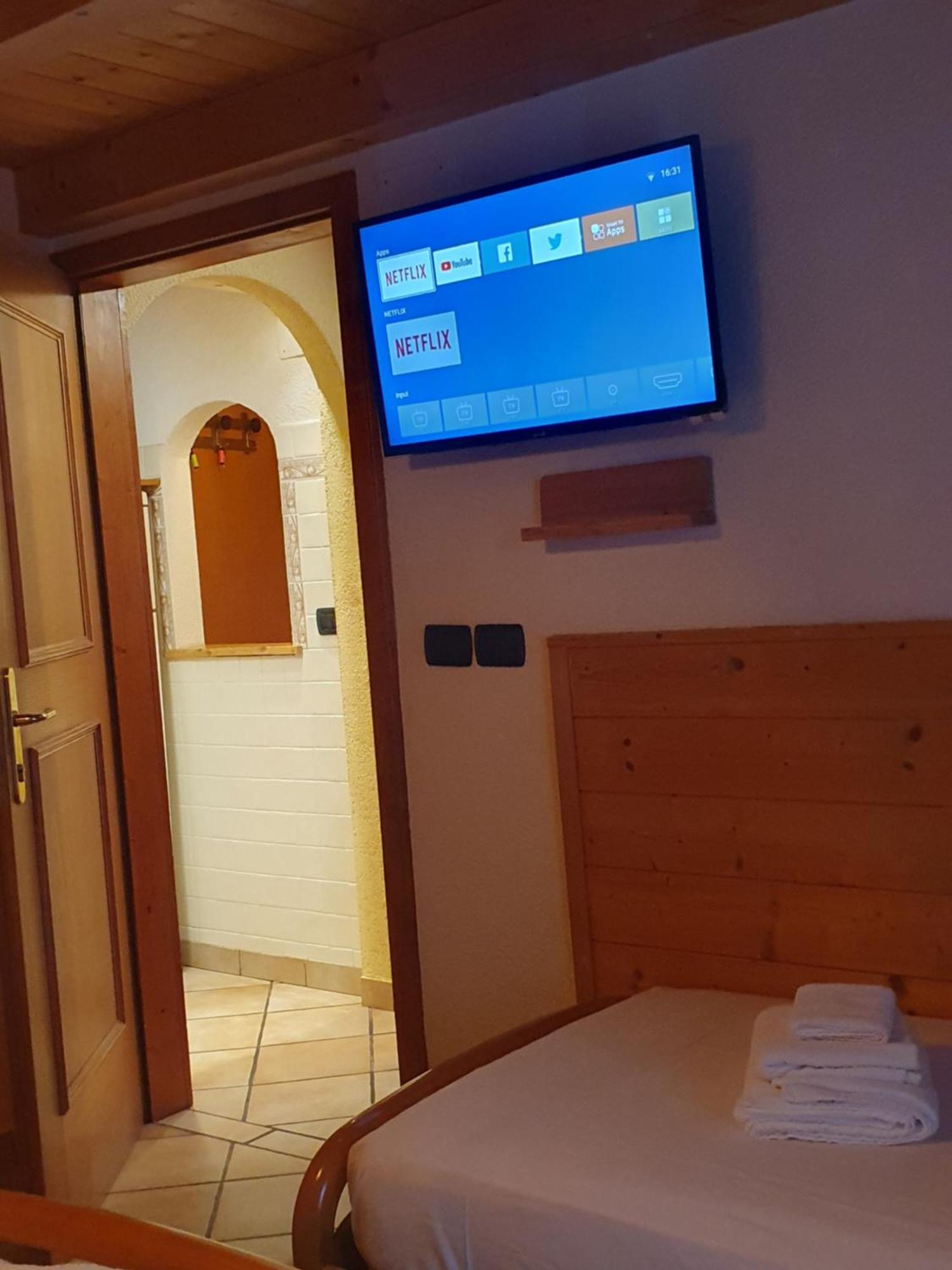 Casa Claudio-Appartamenti In Centro カンピテッロ・ディ・ファッサ エクステリア 写真