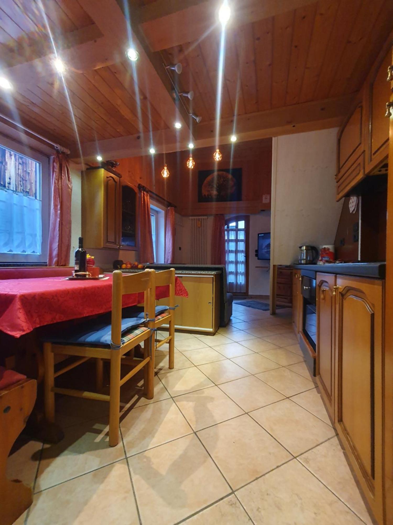 Casa Claudio-Appartamenti In Centro カンピテッロ・ディ・ファッサ エクステリア 写真